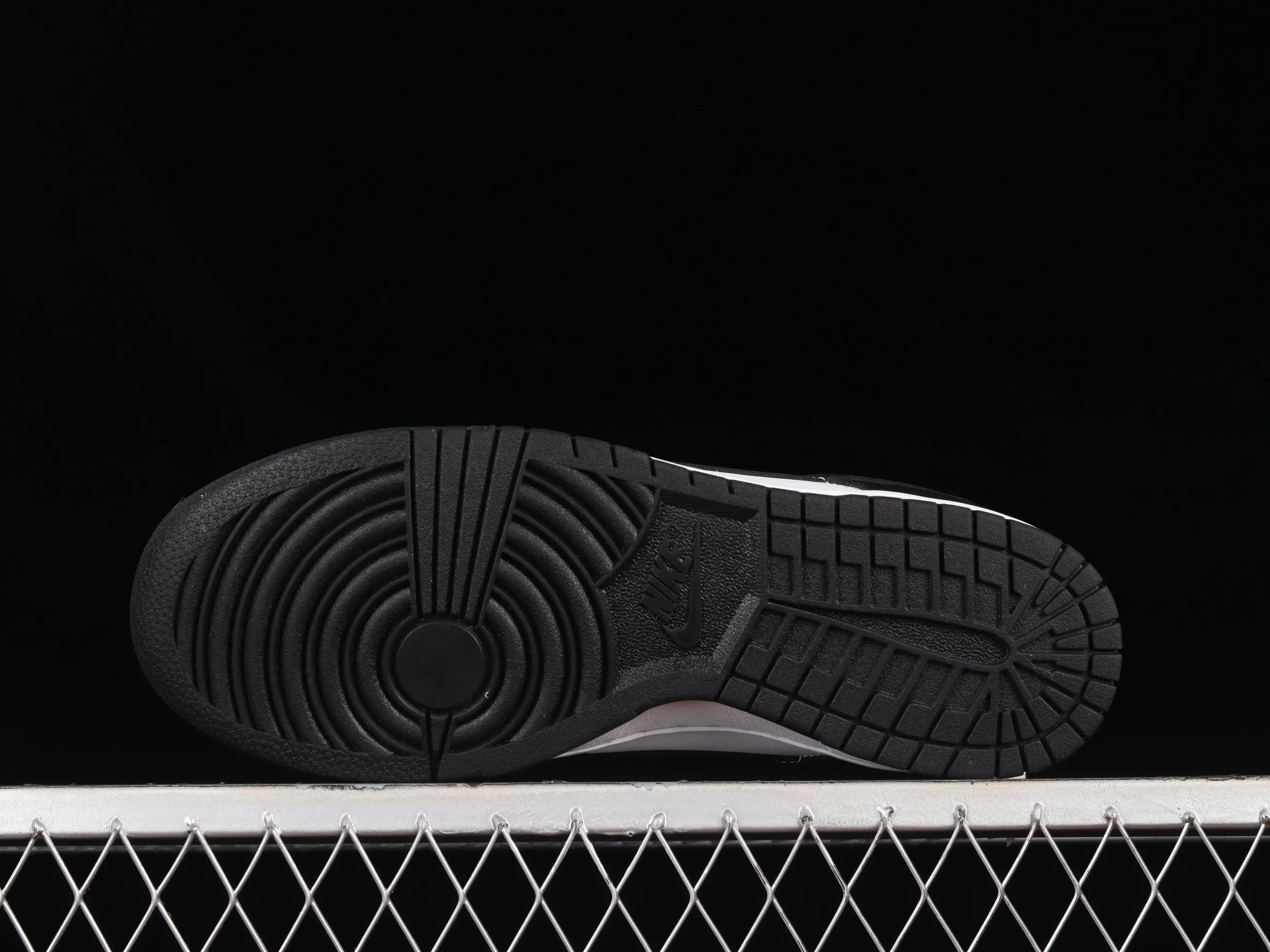 All Categories Nk SB Dunk Series Nk SB Dunk Low Low-top Sneakers Nk SB Dunk Low Black and White Panda SB Smashed Backboard Fashion Casual Sneakers DD1391-100